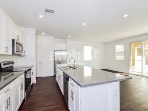 630 N Water St in Henderson, NV - Building Photo - Building Photo