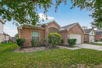 926 Dracena Ct in Richmond, TX - Foto de edificio - Building Photo