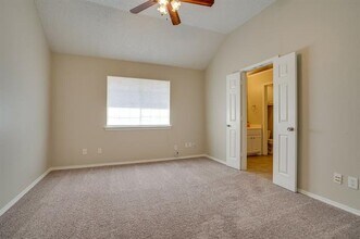 215 Linda St in Aubrey, TX - Building Photo - Building Photo