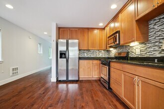 5939 Delridge Way SW in Seattle, WA - Building Photo - Building Photo