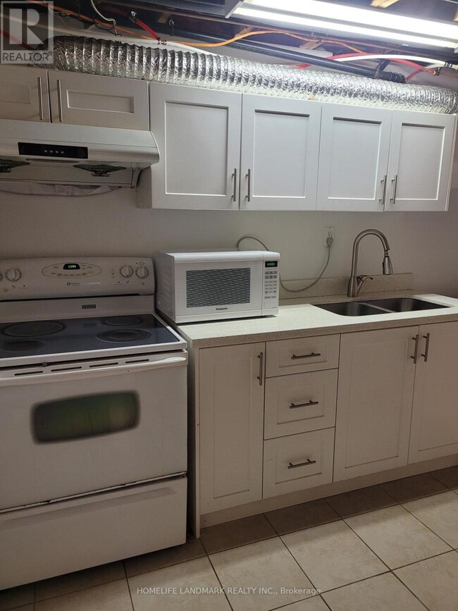 property at 3249 Oakglade Crescent