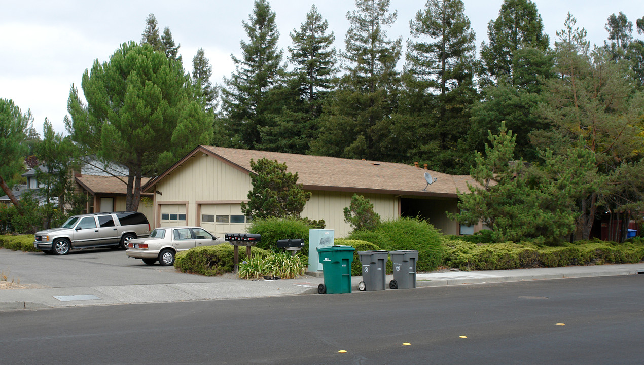 1541-1543 Neotomas Ave in Santa Rosa, CA - Foto de edificio