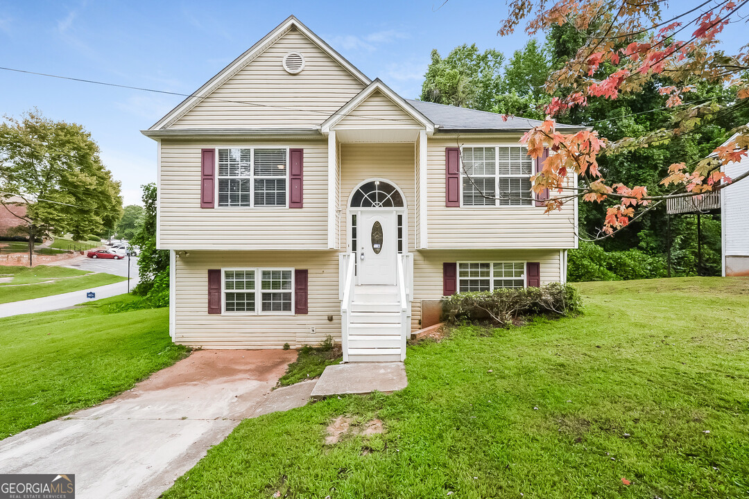 6913 Fairway Trail in Austell, GA - Building Photo