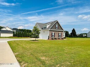 3135 Emery Dr in Greenville, NC - Building Photo - Building Photo