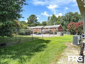 105 Chesterfield Ct in Greenville, NC - Building Photo - Building Photo