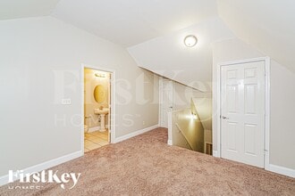 230 Vineyard Ln in Birmingham, AL - Foto de edificio - Building Photo