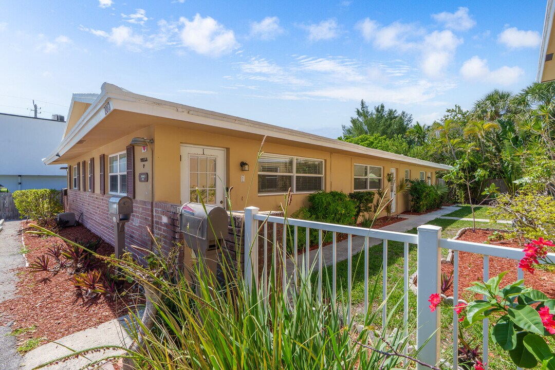 2019 SE 5th St in Deerfield Beach, FL - Building Photo