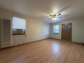 7 N Severance St in Hutchinson, KS - Building Photo - Building Photo