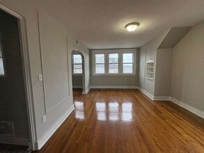 1260 Whalley Ave, Unit 3 in New Haven, CT - Building Photo - Building Photo