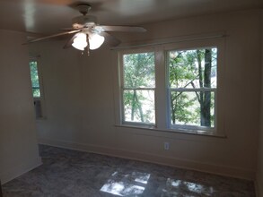 112 E Nelson St in Longview, TX - Foto de edificio - Building Photo