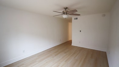 3825 E Camelback Rd, Unit 150 in Phoenix, AZ - Building Photo - Building Photo