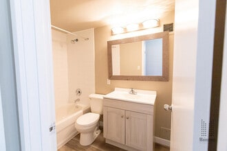 Penticton Brunswick Apartments in Penticton, BC - Building Photo - Building Photo