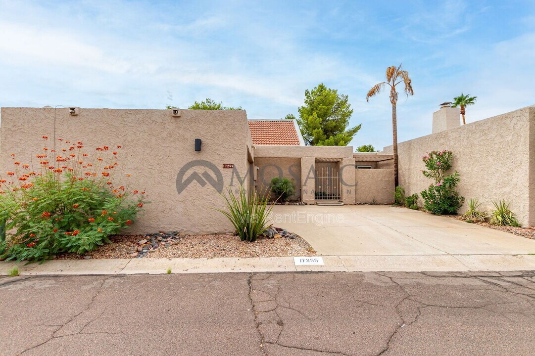 17255 Ledferd Ln in Fountain Hills, AZ - Building Photo