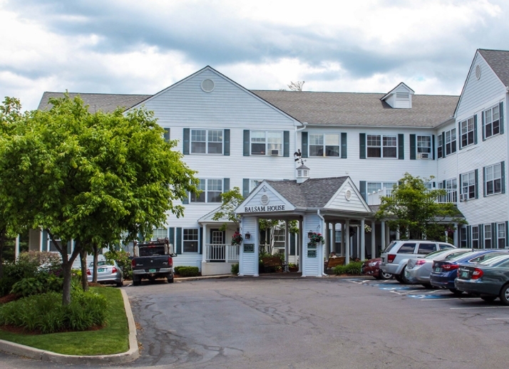 Pines Senior Living in South Burlington, VT - Foto de edificio