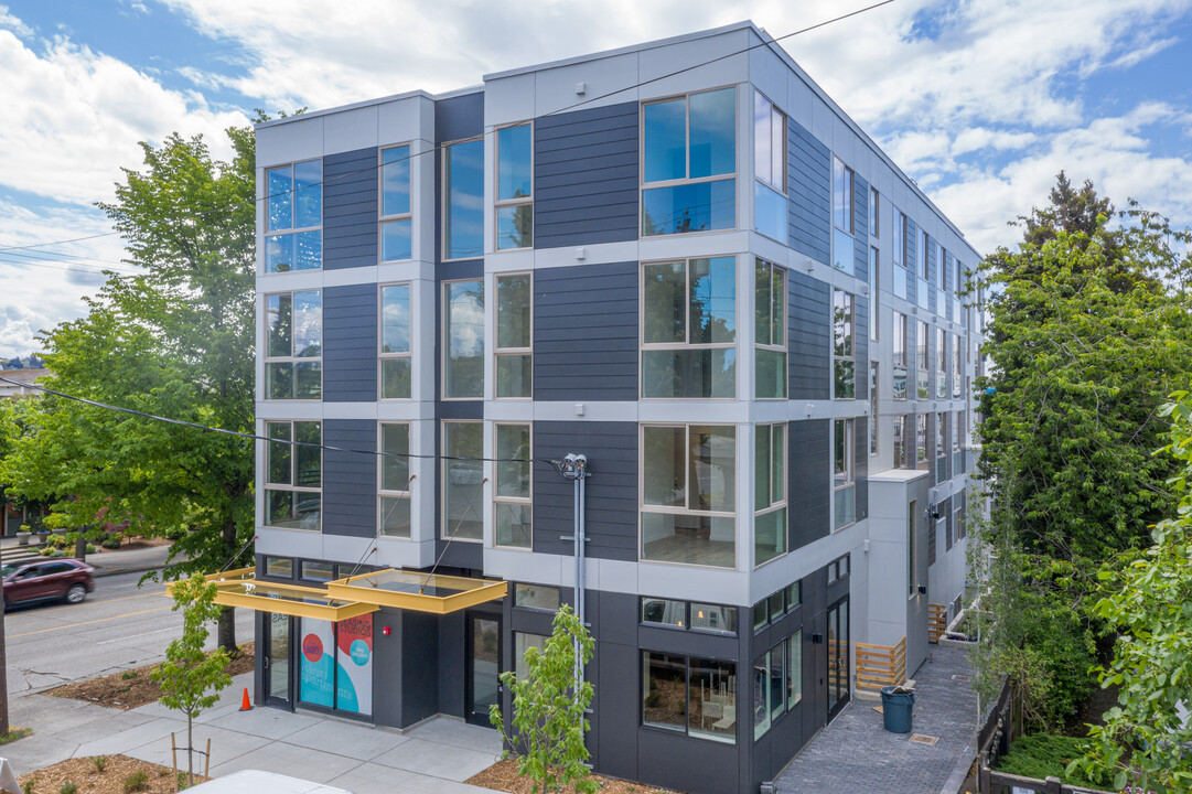 Karsti Apartments in Seattle, WA - Building Photo