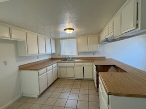 818 Wallace St in Bakersfield, CA - Building Photo - Building Photo