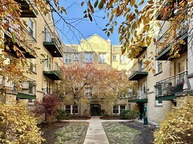 914 W Dakin St, Unit 914-207 in Chicago, IL - Building Photo