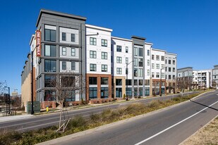 One Riverwalk in Knoxville, TN - Building Photo