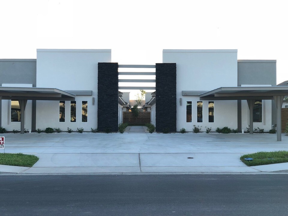 708 E la Cantera Ave, Unit 1 Photo