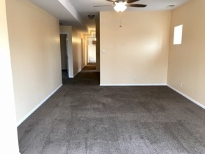 649 E Marquette Rd-Unit -1st Floor in Chicago, IL - Building Photo - Building Photo