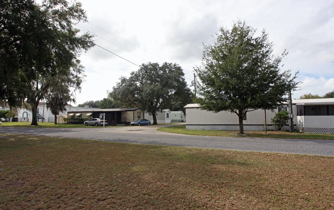 Sunrise Mobile Home Park in Lutz, FL - Foto de edificio