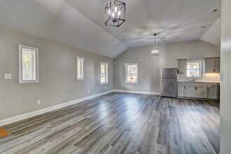 600 E Church St in Cherryville, NC - Building Photo - Building Photo