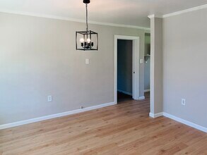 427 Wood St in Navasota, TX - Building Photo - Building Photo