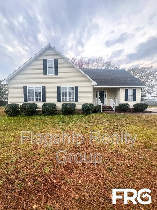 948 Sheffield Dr in Greenville, NC - Building Photo