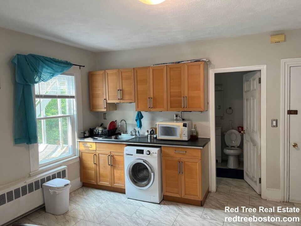 19 Tafthill Ter in Boston, MA - Building Photo