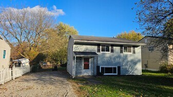 1258 Richard Ct in Mansfield, OH - Building Photo