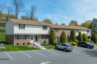 Gatesway Townhouses in Enola, PA - Building Photo - Building Photo