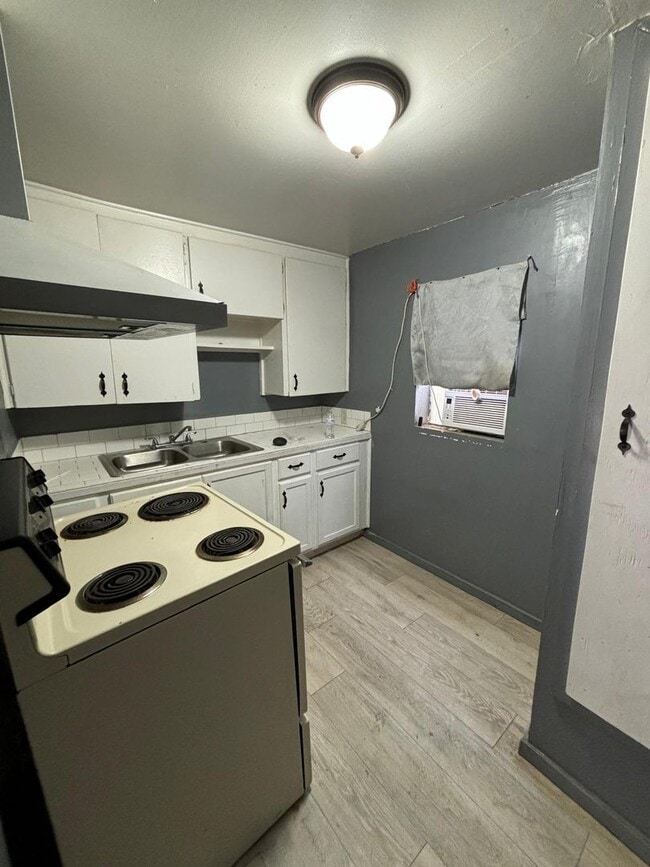 property at 1708-1712 18th St