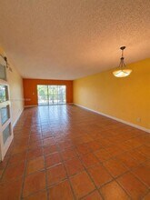 286 Racquet Club Rd in Weston, FL - Building Photo - Building Photo