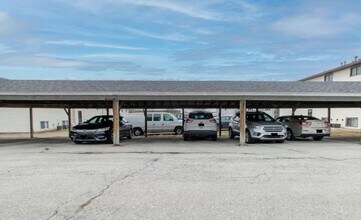 1709 Rockingham Dr, Unit C in Normal, IL - Building Photo - Building Photo