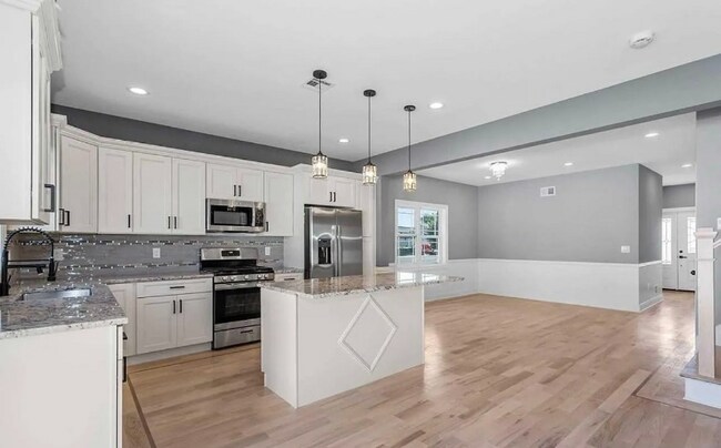 205 Philip Ave in Elmwood Park, NJ - Building Photo - Building Photo