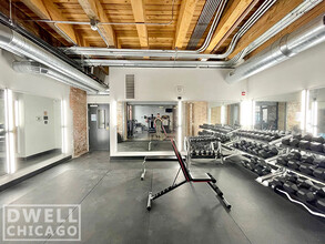 1515 W 15th St, Unit 2 in Chicago, IL - Building Photo - Building Photo