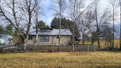 17422-17422 Frenchtown Frontage Rd in Frenchtown, MT - Building Photo - Building Photo