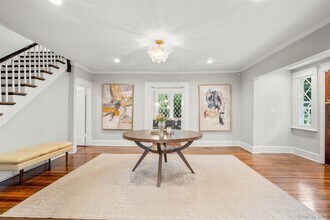 20 Elk Ave in New Rochelle, NY - Building Photo - Building Photo