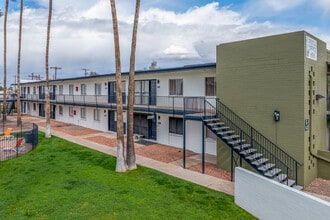 Palms on 2nd Apartments in Tucson, AZ - Building Photo - Building Photo