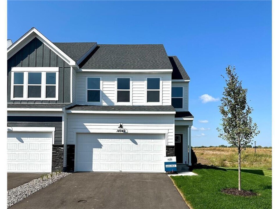 14949 Athlone Pl in Rosemount, MN - Building Photo
