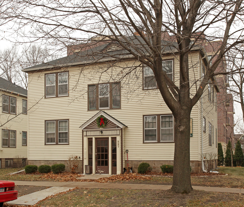 227 Virginia St in St. Paul, MN - Foto de edificio