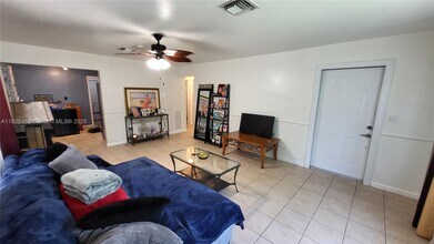 124 NW 6th Ave in Hallandale Beach, FL - Building Photo - Building Photo
