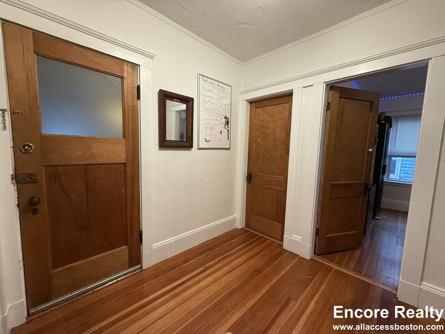 39 Turner St, Unit 3