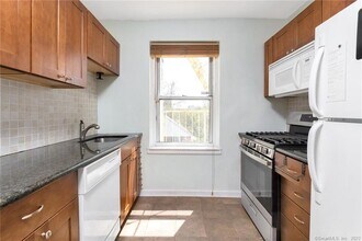 140 Summer St in Stratford, CT - Foto de edificio - Building Photo