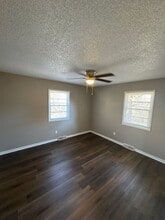 218 SW 19th St in Oak Grove, MO - Building Photo - Building Photo