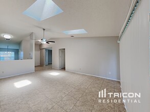 1018 Olliff Way in Oviedo, FL - Building Photo - Building Photo
