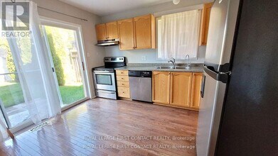 112 Nathan Crescent in Barrie, ON - Building Photo - Building Photo