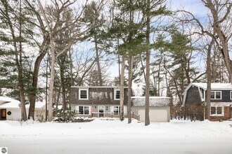 1704 Comanche St in Traverse City, MI - Building Photo - Building Photo