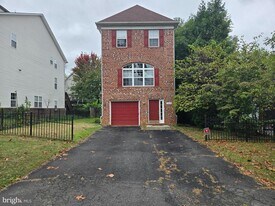 6444 5th St in Alexandria, VA - Building Photo