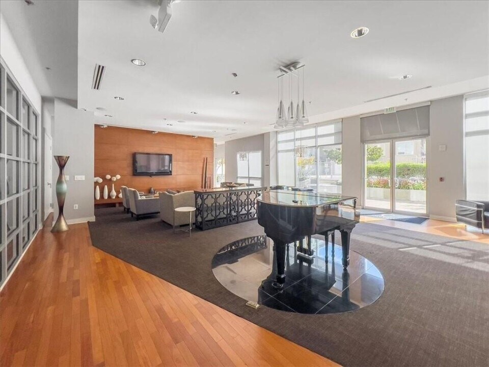 711 Cosmopolitan Dr NE in Atlanta, GA - Building Photo